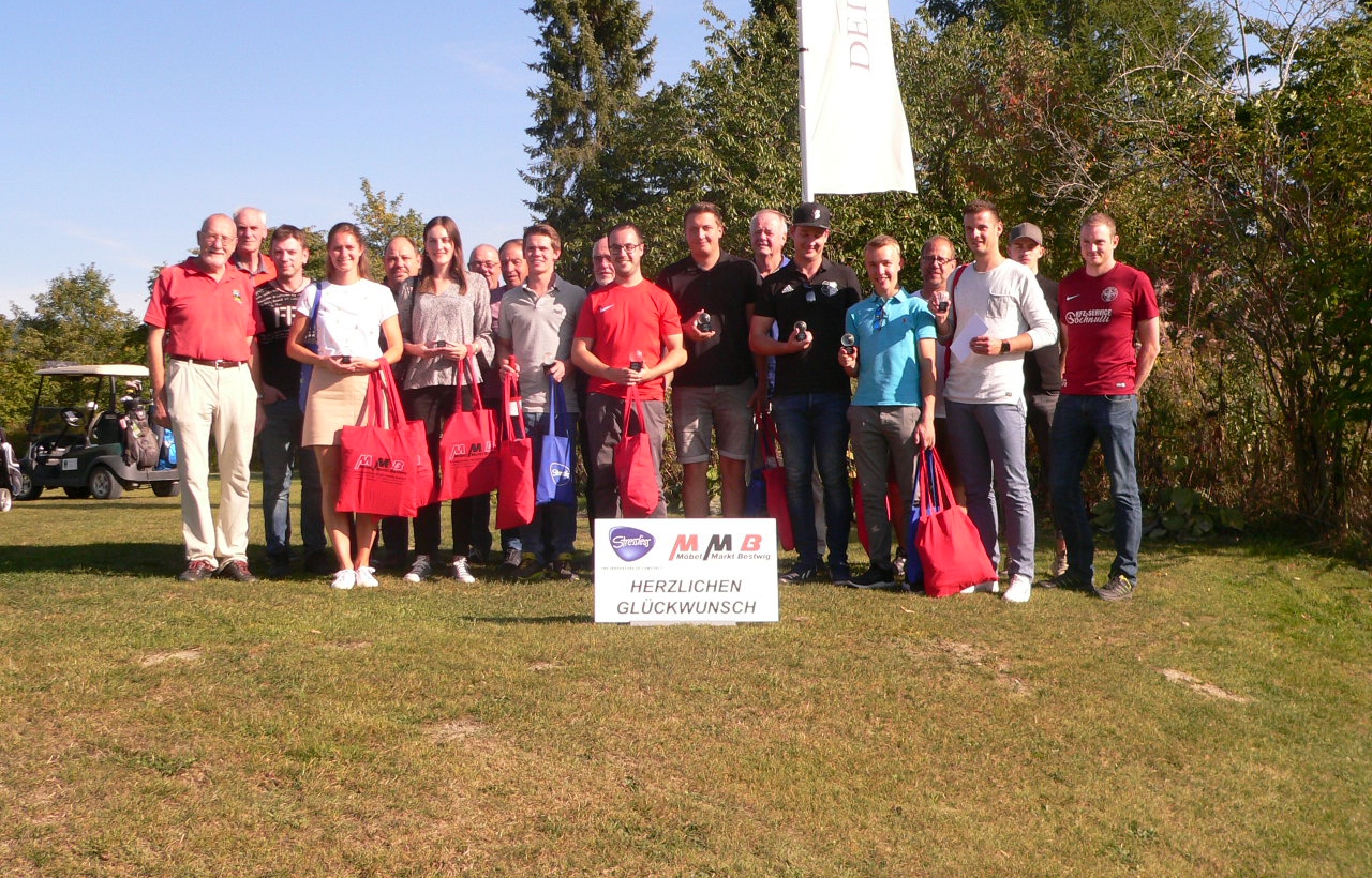 Zehnte Kurzplatzmeisterschaft im Golfclub Schmallenberg